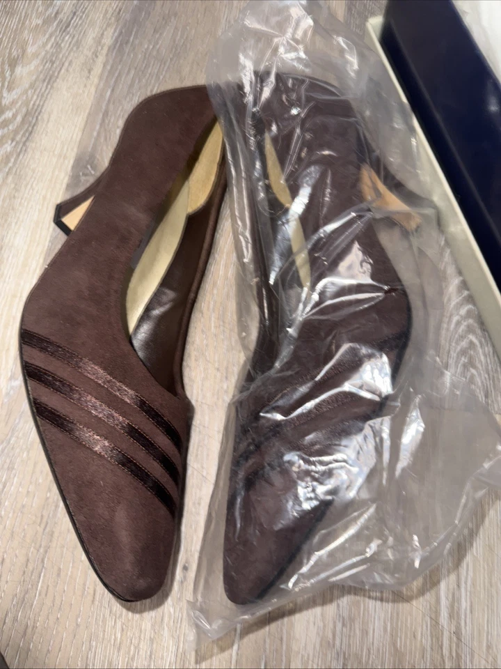Karen Scott tons marrons sólidos salto bloco amêndoa tamanho 10B camurça com caixa - Imagem 3 de 4