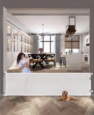 Retractable Safety Gate Height: 86cm/33in Max Opening: 300cm/118in White