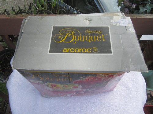 NEW Arcoroc Spring Bouquet 16 pc Glass Dinnerware Set Plates Bowls and Mugs - Picture 2 of 9