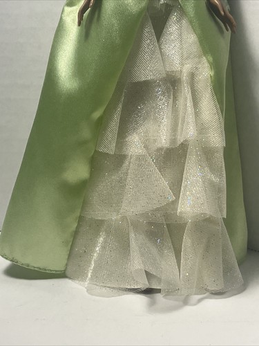 Disney's Princess and the Frog Princess Tiana Barbie Fashion Doll Dressed - Picture 5 of 9