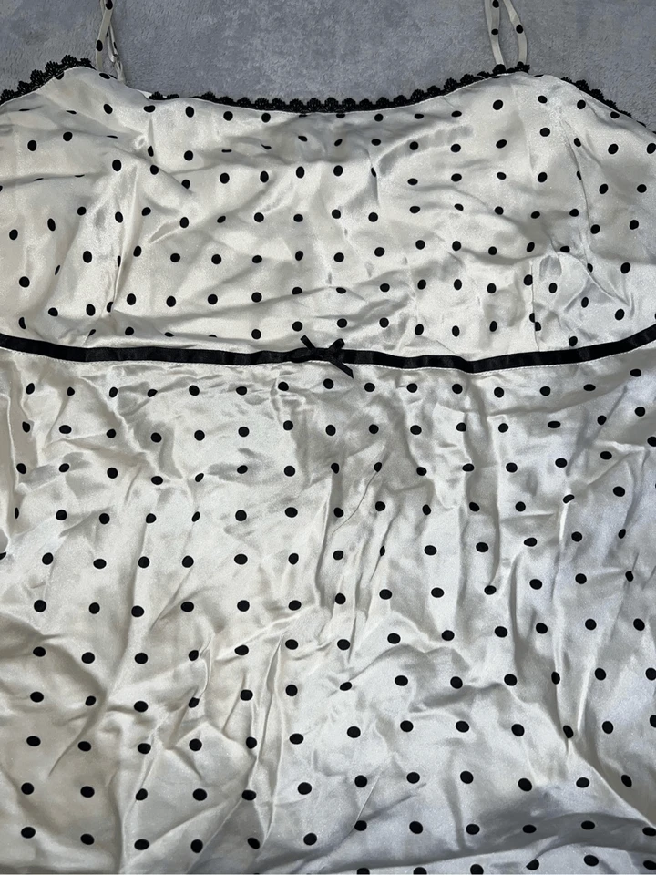 Conjunto de pijama de seda para mujer sin mangas y capris marfil/crema 3X Foto 2 de 4