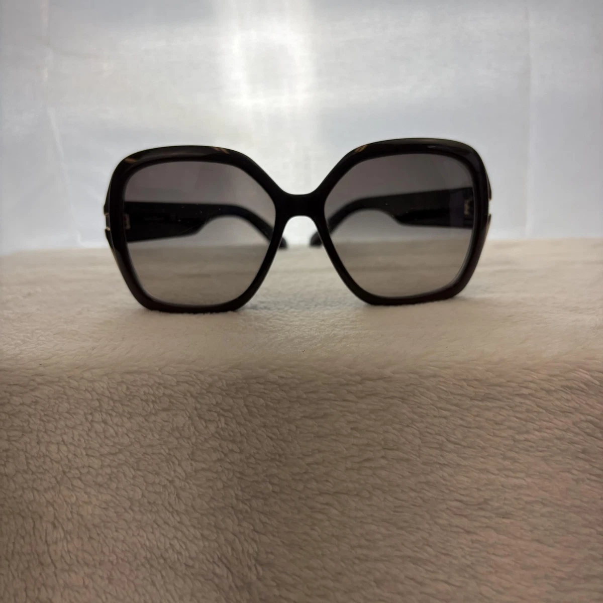 Salvatore Ferragamo Butterfly Sunglasses for Women for sale  display picture 1