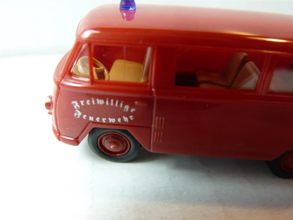 Tempo Matador vigili del fuoco autobus carrozza squadra 1/87 epoca 10209 NUOVO - Immagine 2 di 4
