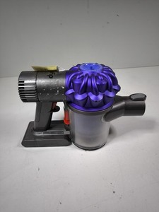 Dyson V6 Kabelloser Staubsauger - Gebraucht, Schwacher Akku, Lautes Geräusch
