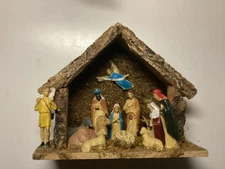 Vintage Tabletop Nativity scene wooden manger with attached plastic figures USED