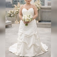 Eden Bridal Gold Label Ivory Satin Ruched Sweetheart Trumpet Wedding dress sz 16