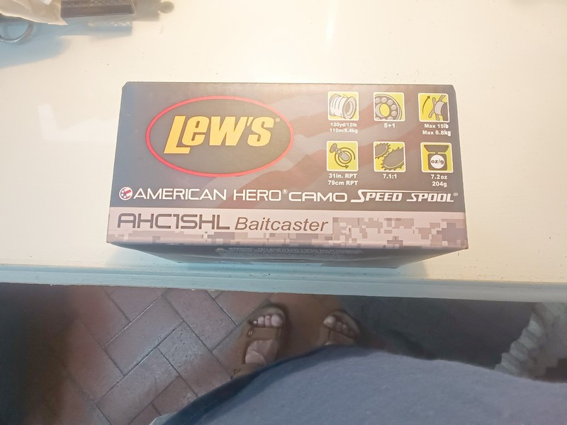 Lew's american hero baitcaster left hand, camo-finish, 5+1 Bearings