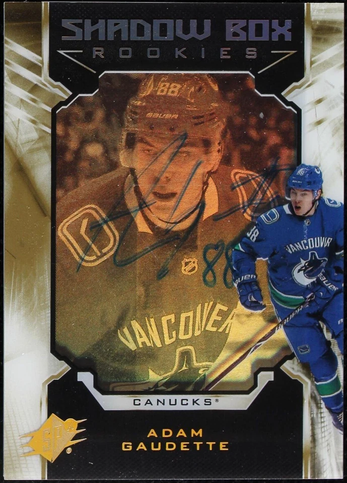 Photo Variant Gold Autographs