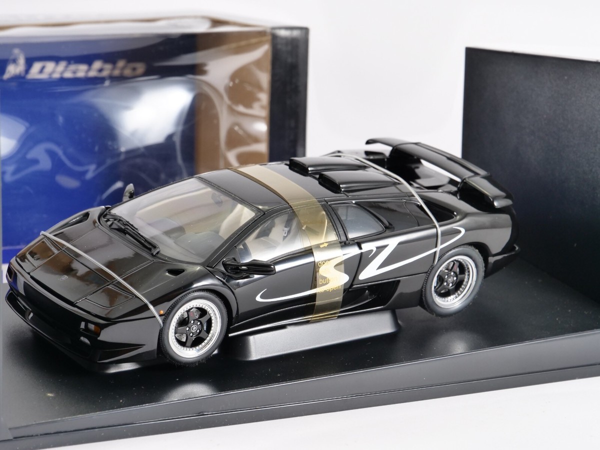 車　ＡＵＴＯ・Ａｒｔ　1/18　Ｌａｍｂｏｒｇｈｉｎｉ　Ｄｉａｂｌｏ　ミニカー s-l1200.jpg