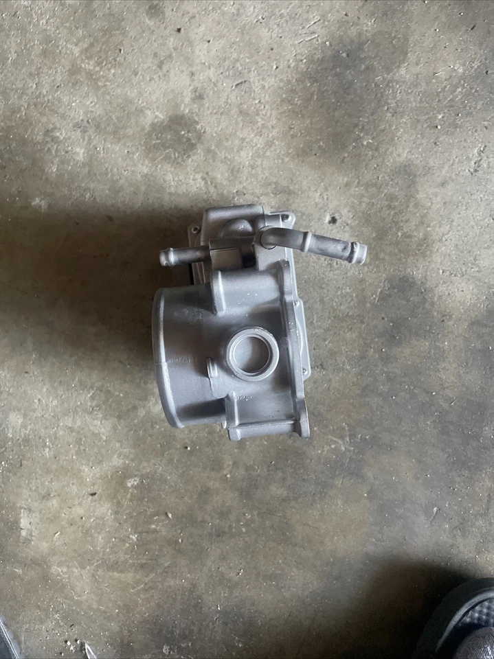 Lexus GS300 2006 carrocería del acelerador  Foto 2 de 4