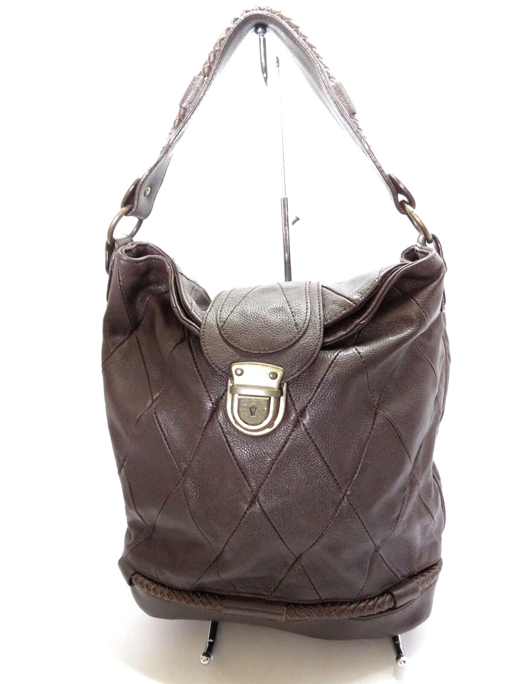 Bolso tipo cubo hobo de hombro de cuero acolchado con guijarros marrón HYPE Foto 3 de 4