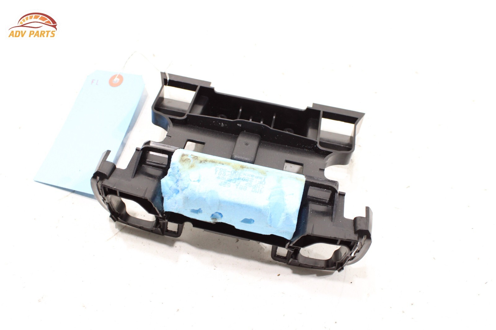 AUDI A5 FRONT LEFT DRIVER SEAT HEADREST HEAD REST GUIDE BRACKET OEM