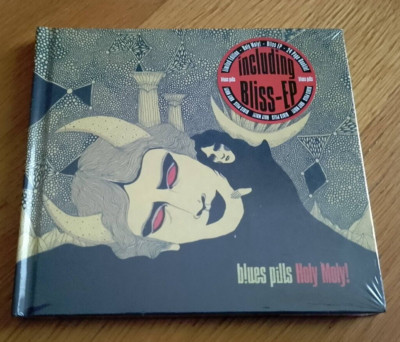 B!ues Pills - Holy Moly! (Limited Edition) 2CD Album inkl. ''Bliss'' EP