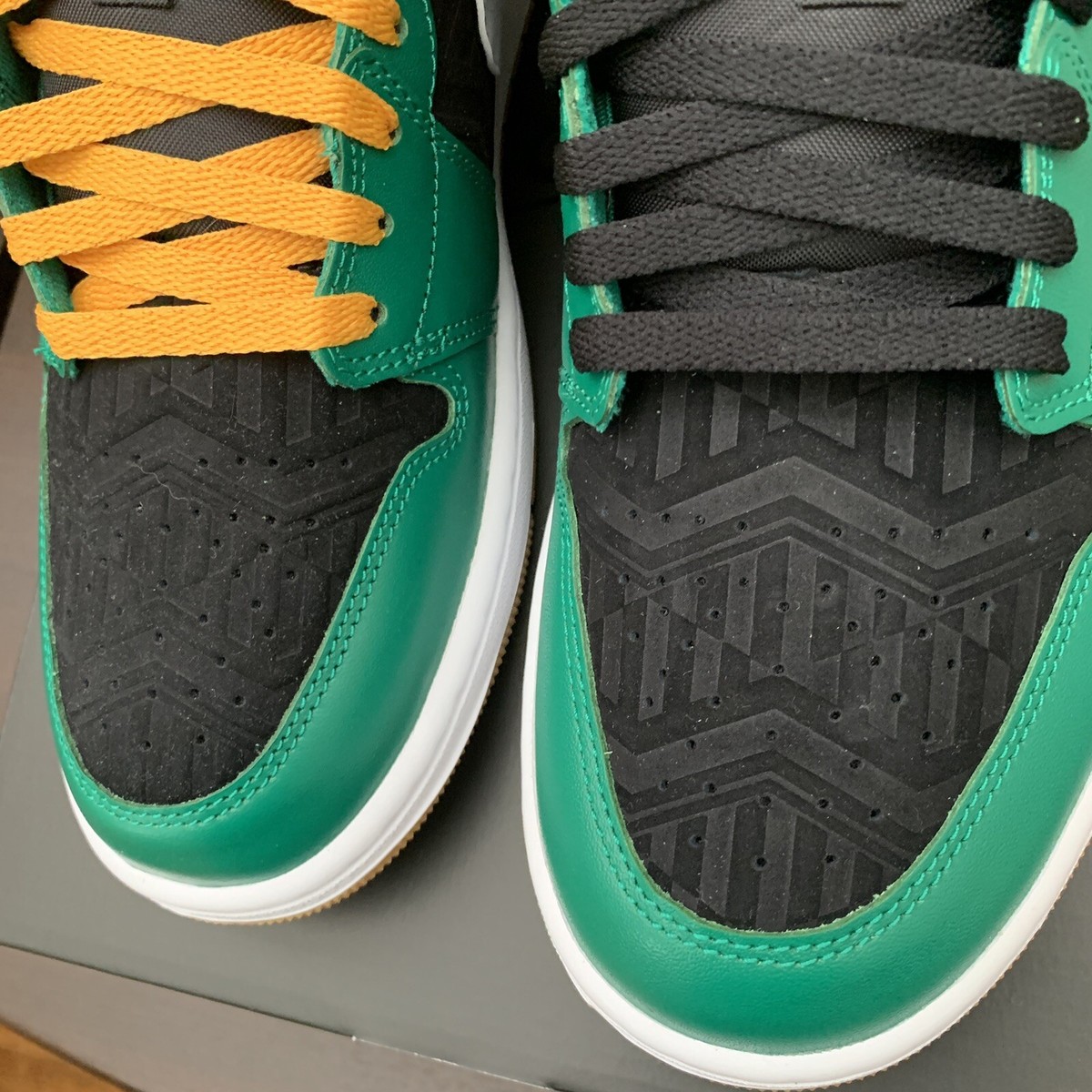 Nike Air Jordan 1 Low Holiday Special Malachite Green Mens Size 11