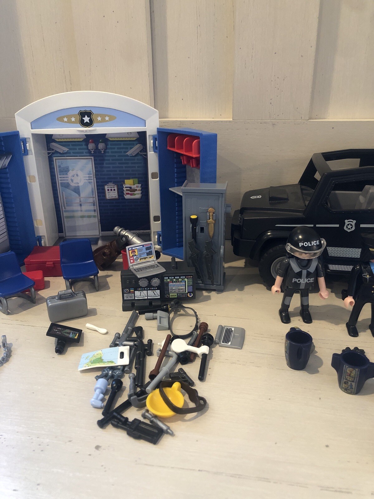 city action police station