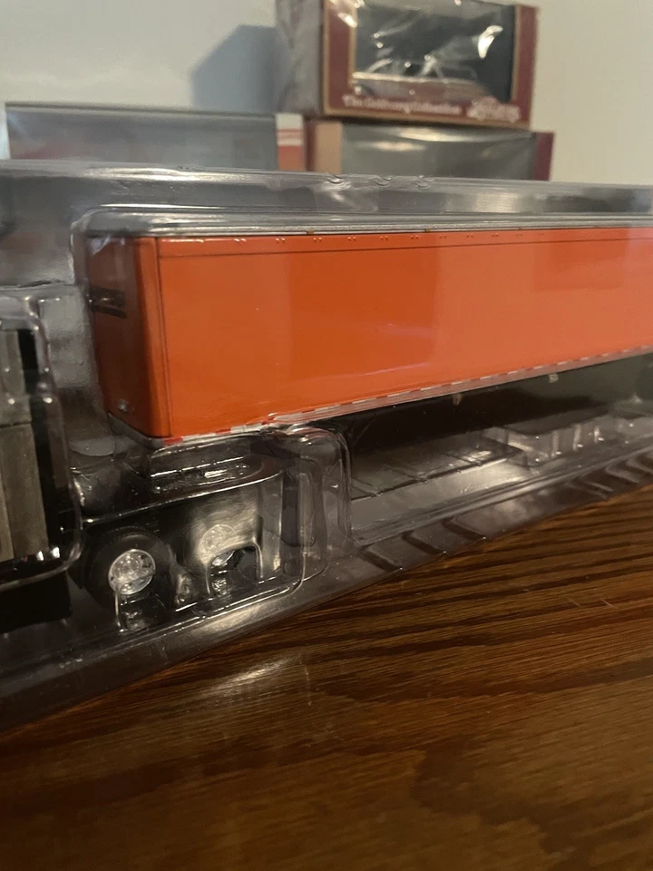 DCP by First Gear 1/64 Schneider Freightliner Tractor/ Trailer New!!! - Image 4 of 4