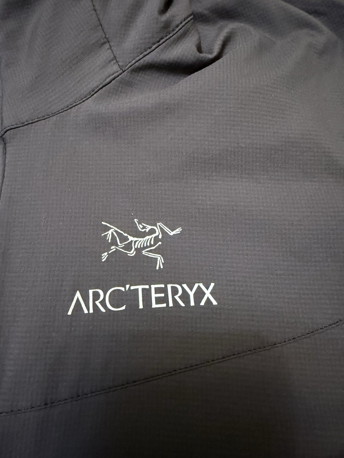 Arc'teryx Women's Atom LT Insulated Grey Hooded Jacket, Cozy Fit image 10