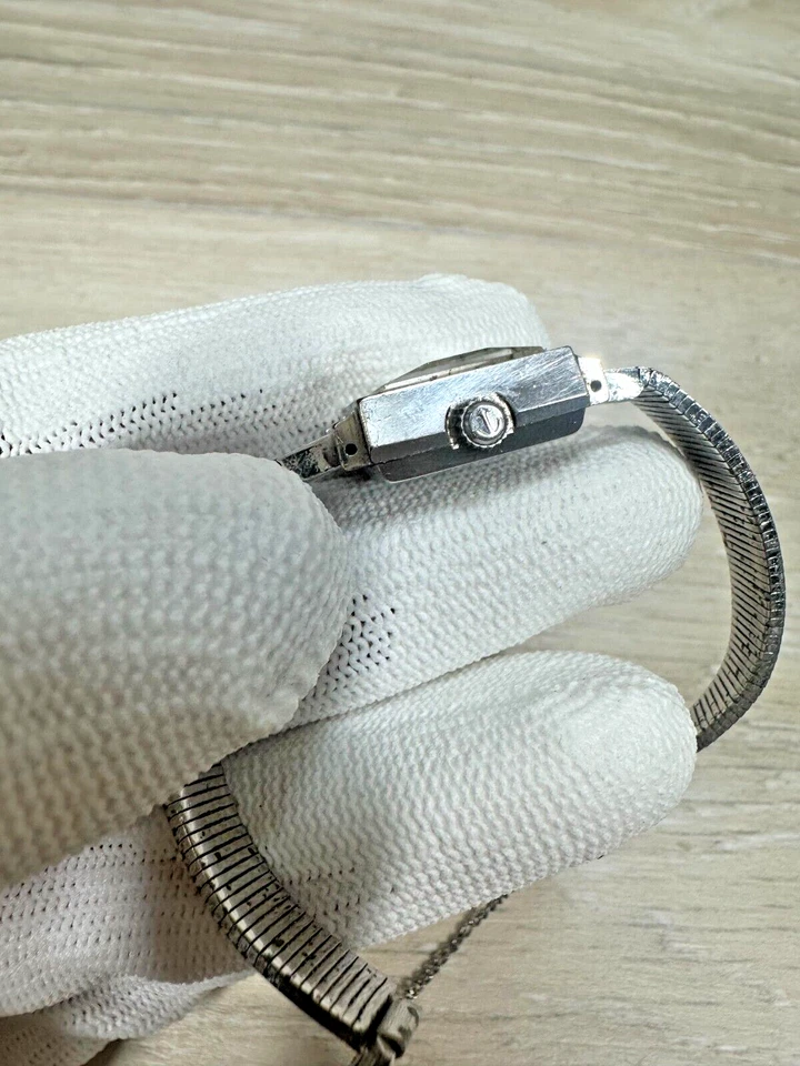 Reloj suizo Rado Mirage vintage mecánico de vidrio de corte cuadrado para mujer ¡FUNCIONA MUY BIEN! Foto 4 de 4