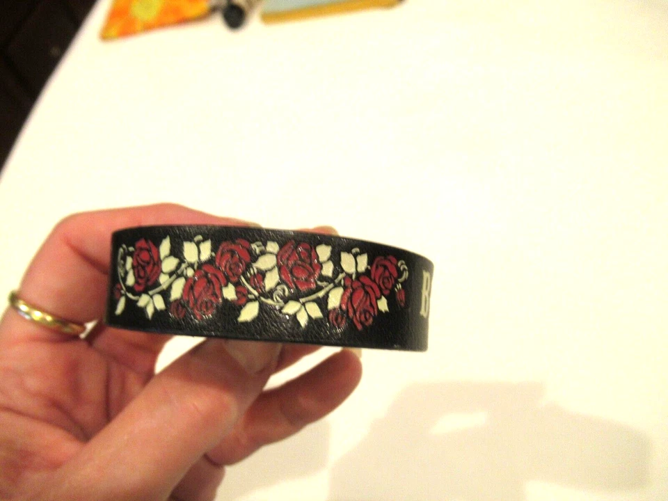 Pulsera de cuero con rosas Lucky Brand Foto 2 de 4