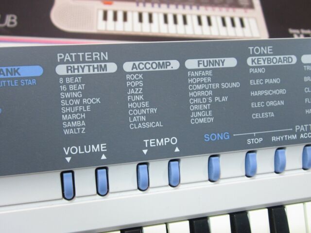 Casio M-100 Casio Club Keyboard .Eingebaute Lautsprecher . Tisch Klavier klein YB10505