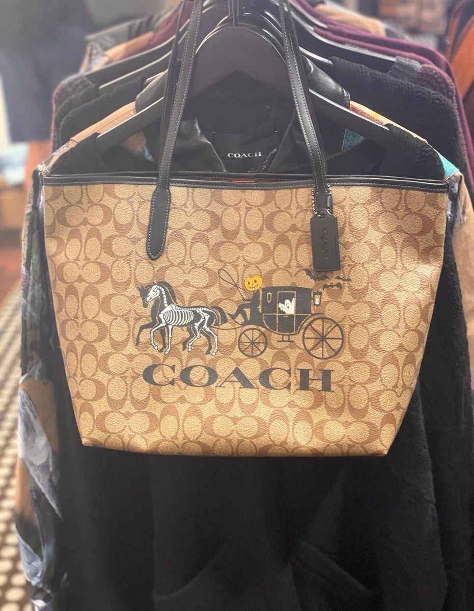 トートバッグ COACH City Tote Signature With Halloween Horse And Carriage NWT COACH HALLOWEEN CITY TOTE WITH SKELETON HORSE AND