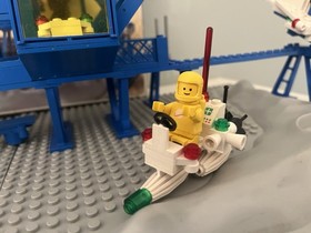 LEGO LEGOLAND: Inter-Galactic Command Base (6971) W/ Box + instructions