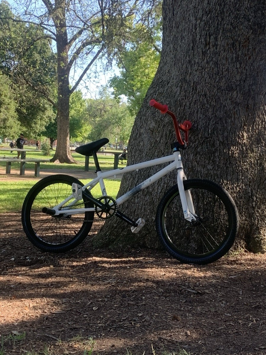 Haro BMX Bike 20in Wheel White Red BMX Bar Pegs Black Seat Steel