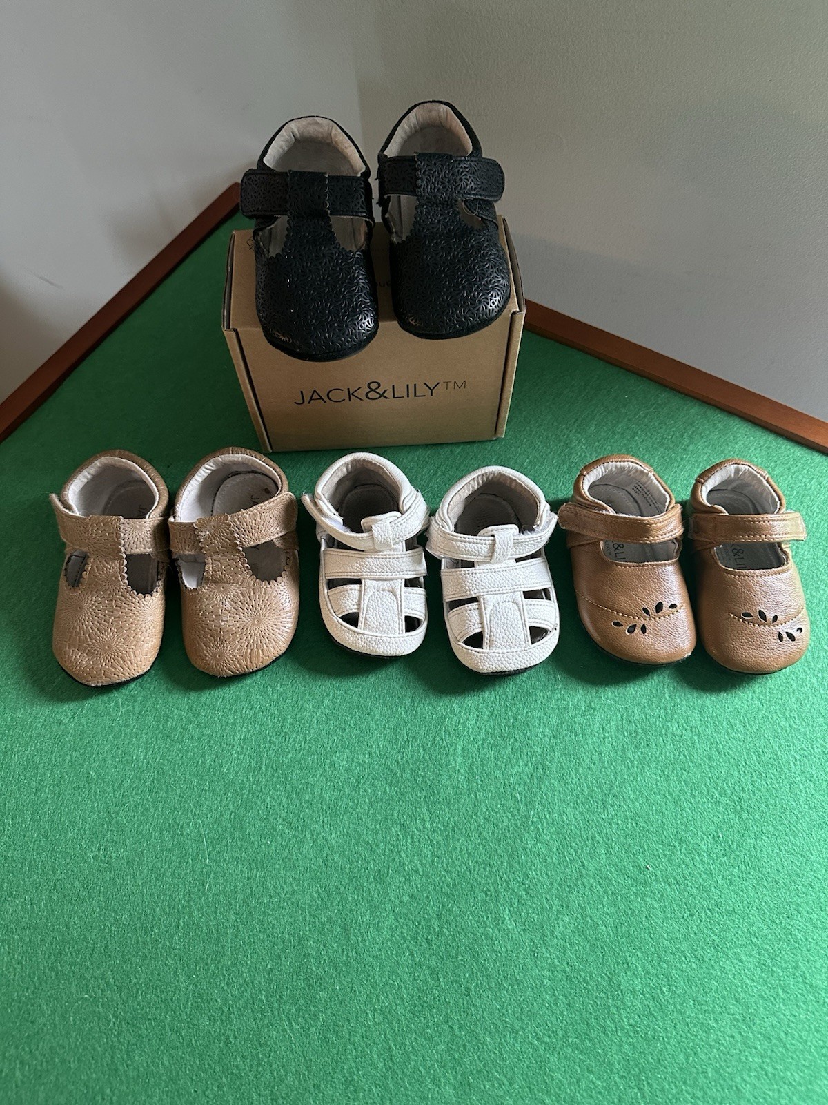 Set With Soft Soles And Straps Lot Of 4-2 Sizes