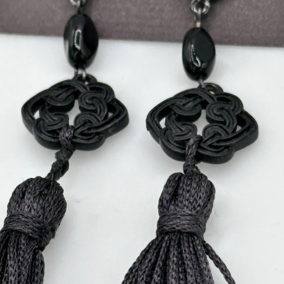 Pendientes largos borla negra de Chico's nudo colgante post declaración Foto 3 de 4
