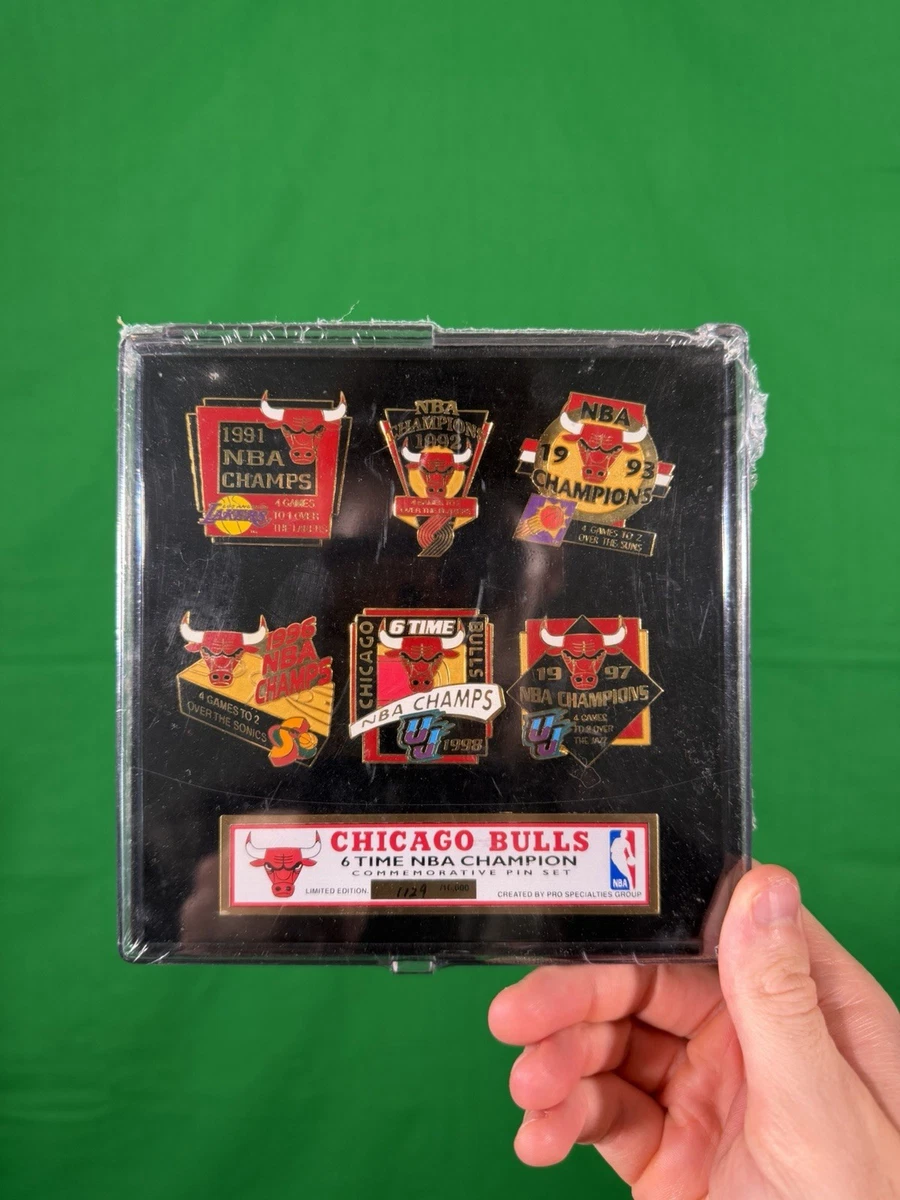 シカゴブルズ　ピンバッジ　1993年　レア シカゴブルズ ピンバッジ 1993年 レア 激レアNBA シカゴブルズ5 TIME