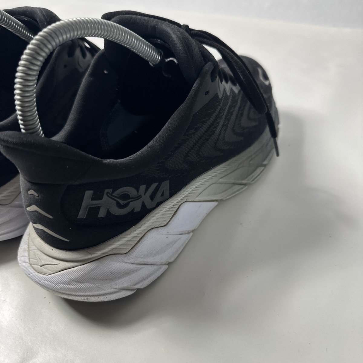 HOKA One One Arahi 6 Wide Running Shoes Black/White Men display picture 2