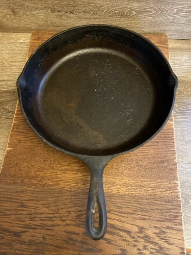 Vintage Lodge Cast Iron Skillet  12" #10 SK   Made In The U.S.A.