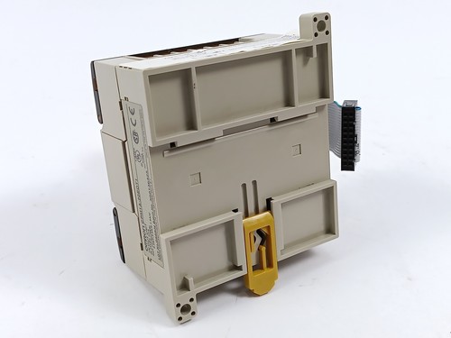 OMRON CPM1A-20EDT1 IN/OUT Unit - Picture 4 of 7