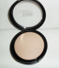 LAURA GELLER DOUBLE TAKE VERSATILE POWDER FOUNDATION .35 oz MEDIUM FLAWED