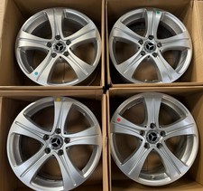 4x Mercedes 7,5 x 17 Zoll ET 40 A B C V E-Klasse CLA Silber A2134011200 Demo Neu