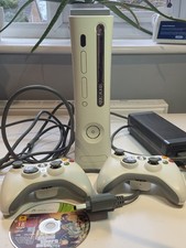 Xbox 360 Console Bundle – 2 Wireless Controllers & Cables – Working –GTA V Disc2