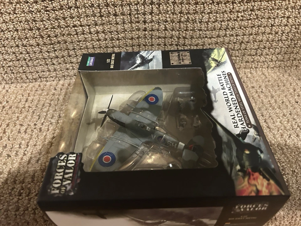 Unimax Forces of Valor 1:72 UK Spitfire MK IX, England 1942, No. 85550 - Image 2 of 4