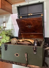 COLUMBIA PHONOGRAPH 1926 Hand Crank Portable Record Player - Model 162