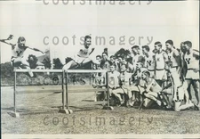 1931 Yale Harvard Track Team Devoe & Record Take Jump in London Press Photo