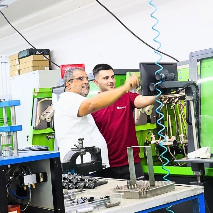 Land Rover Injector | 2.5 Td5 | Delphi BEBE2A00001 MSC000040E - Image 4 of 4