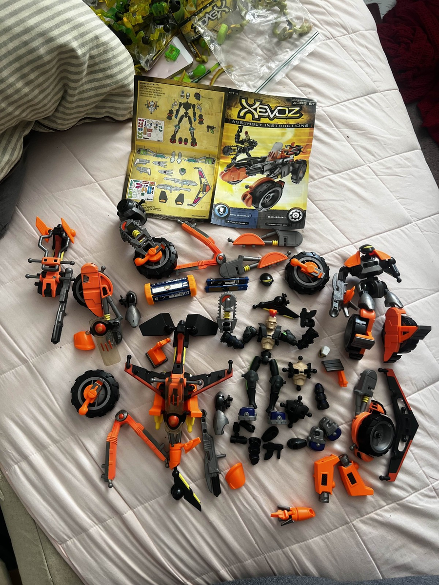 Hasbro Xevoz Lot - STREET PUNK / TRANSCORCHER Figures / Pieces