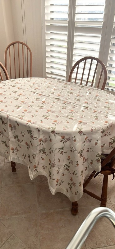 New Beautiful German Rectangular Embossed Tablecloth Silk Border