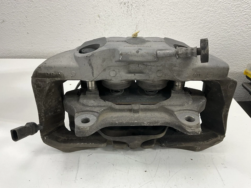 Audi A6 2014 pinza de pasajero delantera izquierda freno OEM Foto 4 de 4