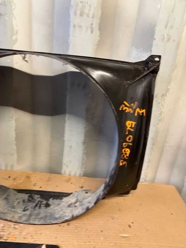 C10 K10 1967 1972 1971 camioneta Chevrolet GMC radiador motor cubierta ventilador 3889079 OE Foto 4 de 4