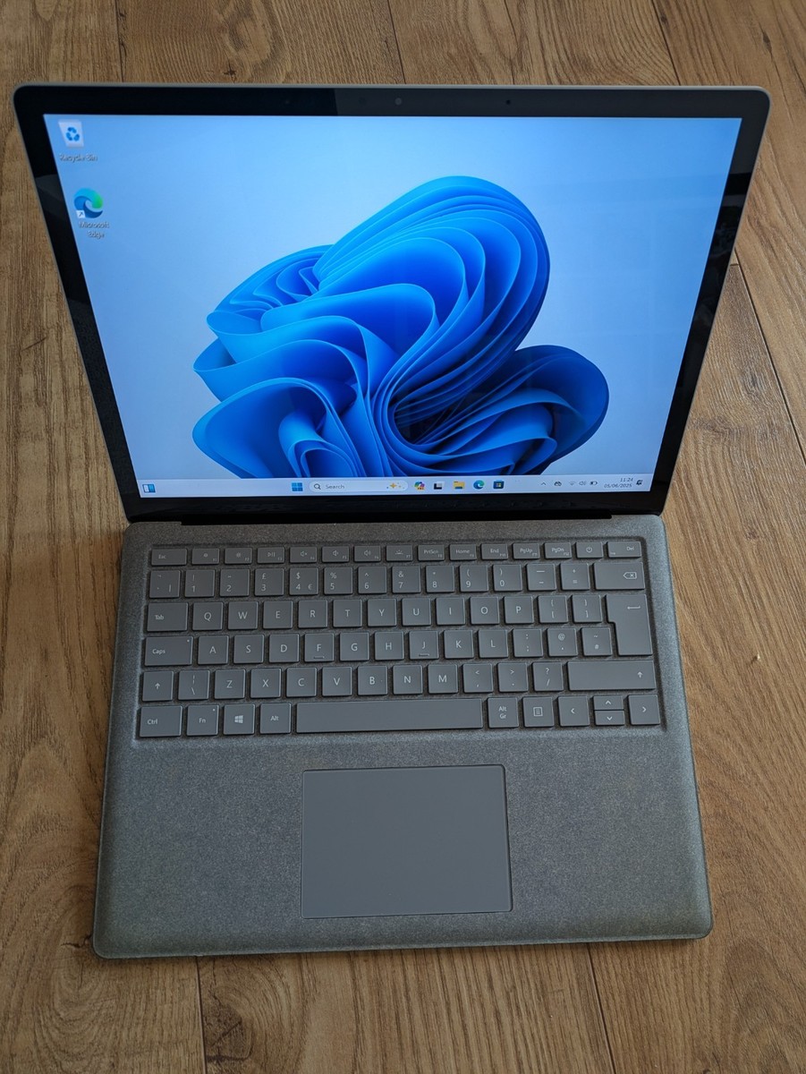 Microsoft Surface Laptop Core i5 7200U 128GB SSD 4GB