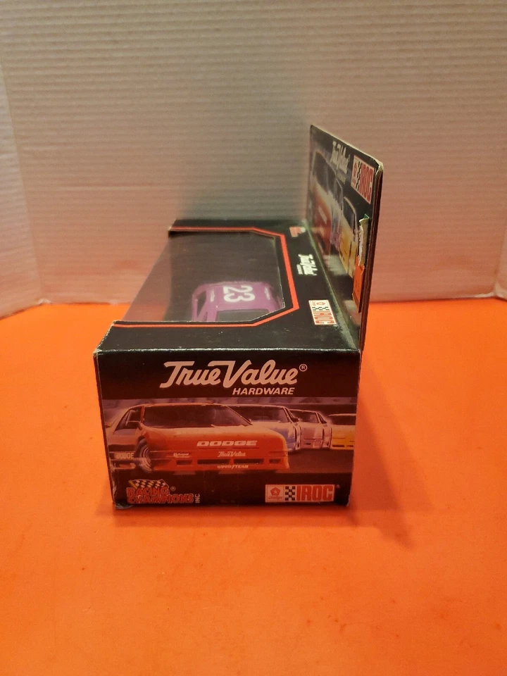 Racing Champions 1992 IROC True Value #23 púrpura 1/24 Foto 4 de 4