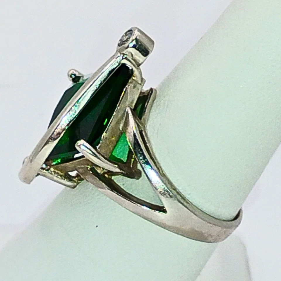Anillo enchapado en plata esmeralda diamante creado en laboratorio talla 7,25 de colección para mujer Foto 3 de 4