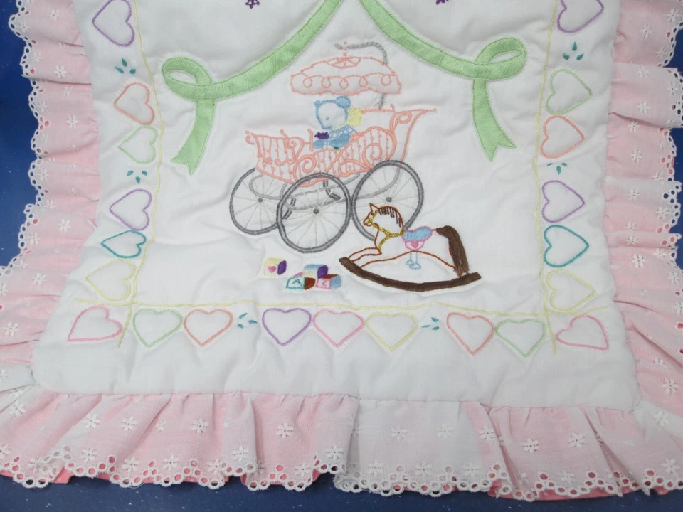 Edredón bordado para colgar en la pared hecho a mano niña encaje rosa 20x22 Foto 3 de 4