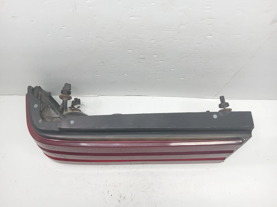 1984-1986 PONTIAC P6000 ЗАДНИЙ ЛЕВЫЙ ВОДИТЕЛЬ СТОРОНЕ ЗАДНИЙ ФОНАРЬ OEM, 166-01132A - Изображение 3 из 4