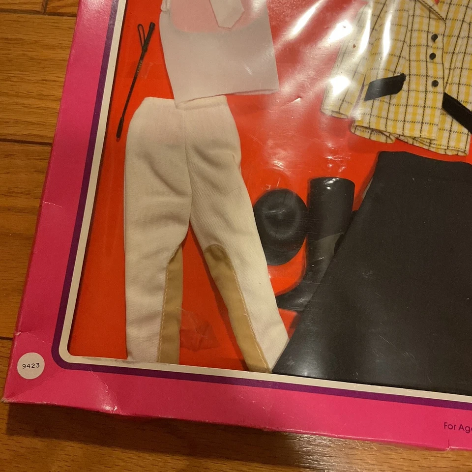 1971 Barbie Outfit #9423 Exclusivo Europeu~Variação Amarela~Passeio~NRFB~Raro - Imagem 2 de 4